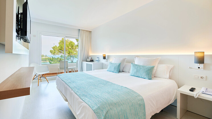 Double Frontal Sea View